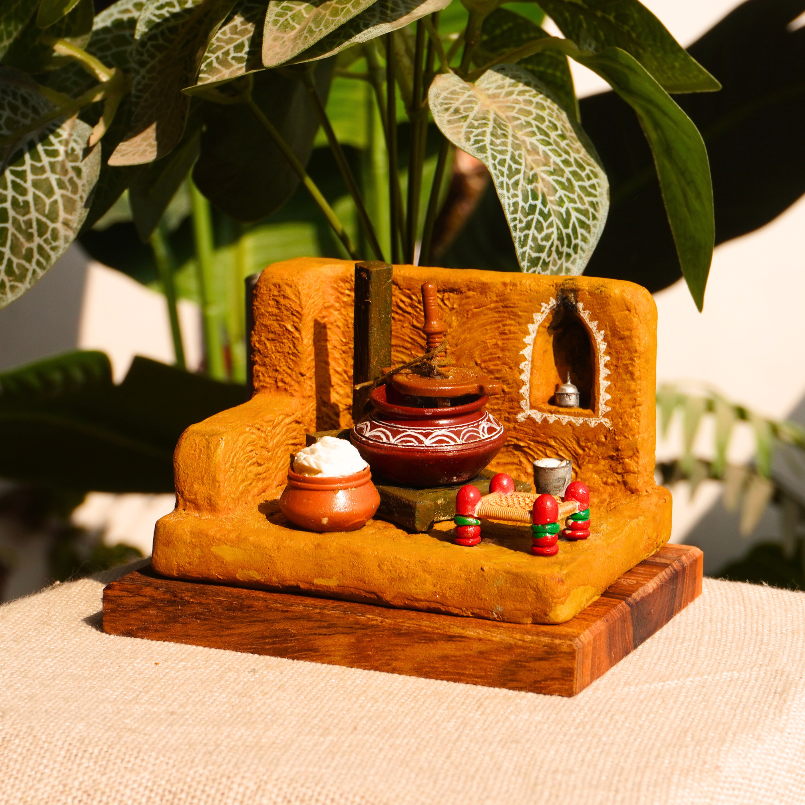 Bilone Ka Makkhan Miniature – A Tribute to Tradition