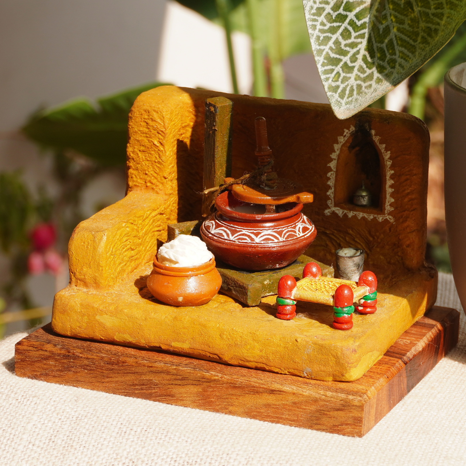 Bilone Ka Makkhan Miniature – A Tribute to Tradition