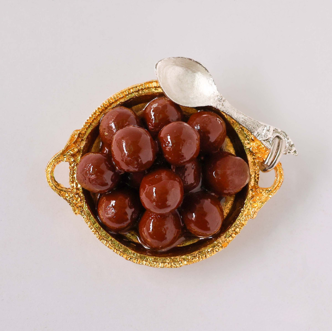 Gulab Jamun on Golden thali miniature Magnet